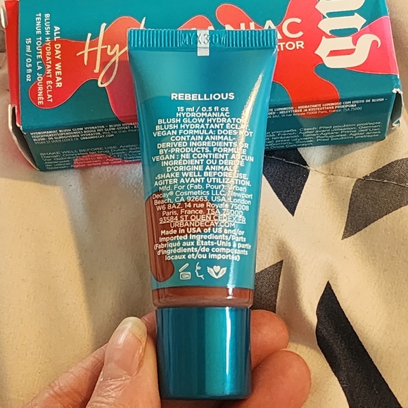 New Urban Decay Hydromaniac Dewy Liquid Blush Rebellious - Picture 11 of 12